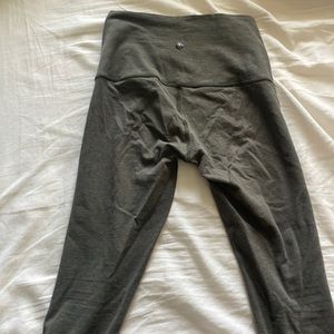 Lululemon Dark Olive 3/4 Cropped Leggings Size 4